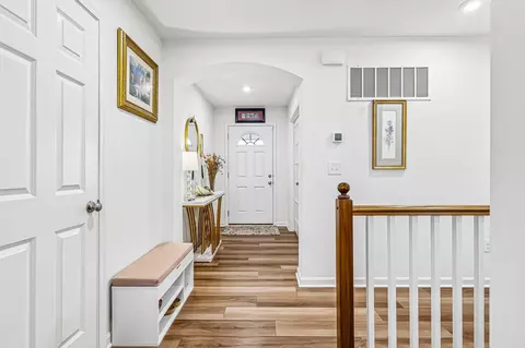 Entry Way - 10494 Fairbourne Dr, Latonia Lakes, KY 41015 photo 3 of 3
