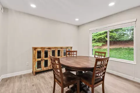 Dining - 2250 Devlin Pl #104, Crescent Springs, KY 41017 photo 1 of 3