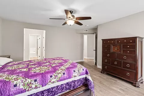 Bedroom - 2250 Devlin Pl #104, Crescent Springs, KY 41017 photo 2 of 7