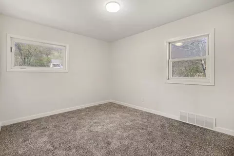 Bedroom - 1982 Warren Ave, Fort Mitchell, KY 41017 photo 5 of 5