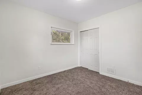 Bedroom - 1982 Warren Ave, Fort Mitchell, KY 41017 photo 2 of 5