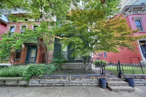 1406 Greenup St, Covington, KY 41011