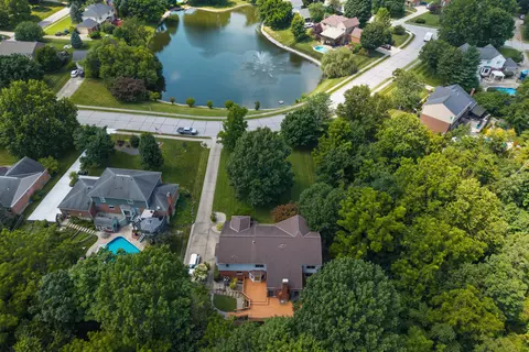 8142 Heatherwood Dr, Florence, KY 41042