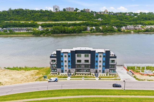 747 Manhattan Blvd #204, Dayton, KY 41074