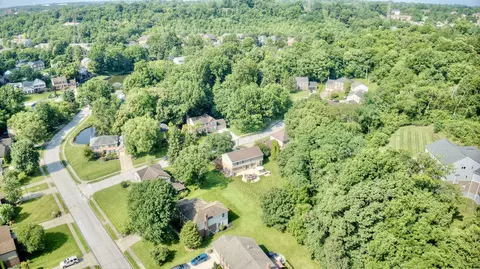 View/Area - 2064 Periwinkle Ct, Crescent Springs, KY 41017 photo 8 of 9
