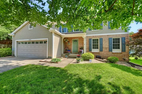 Exterior - 2064 Periwinkle Ct, Crescent Springs, KY 41017 photo 2 of 8