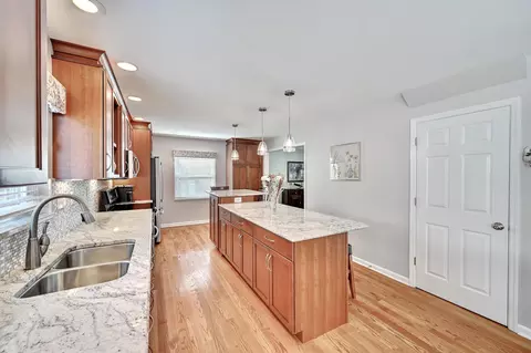 Kitchen - 2064 Periwinkle Ct, Crescent Springs, KY 41017 photo 4 of 6