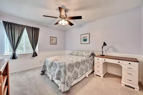 Bedroom - 2064 Periwinkle Ct, Crescent Springs, KY 41017 photo 4 of 5