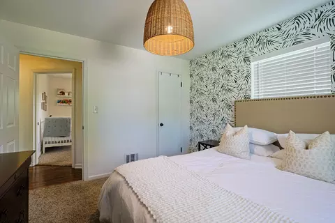 Bedroom - 30 E Lakeside Ave, Lakeside Park, KY 41017 photo 2 of 6