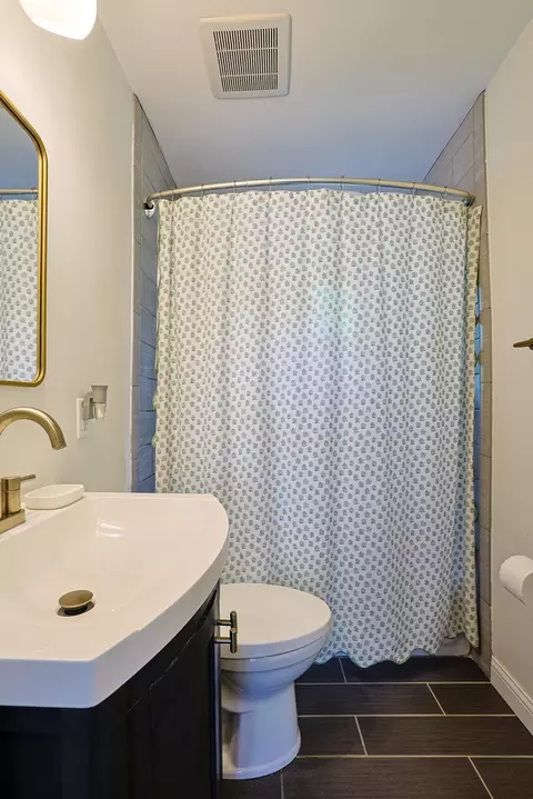 Bath - 30 E Lakeside Ave, Lakeside Park, KY 41017 photo 1 of 1