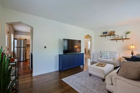 Living - 30 E Lakeside Ave, Lakeside Park, KY 41017 photo 2 of 3