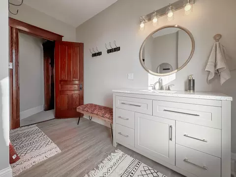 Bath - 454 Elm St, Ludlow, KY 41016 photo 4 of 4