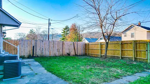 Exterior - 454 Elm St, Ludlow, KY 41016 photo 2 of 2
