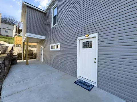 Exterior - 1035 John St, Covington, KY 41016 photo 4 of 7