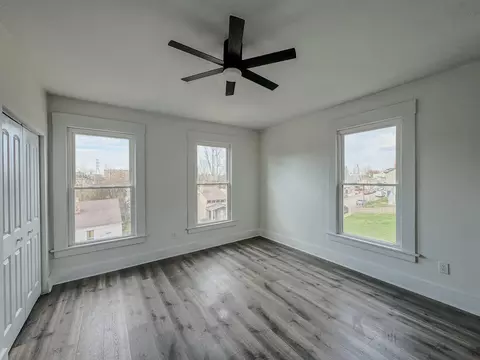 Bedroom - 1035 John St, Covington, KY 41016 photo 2 of 6