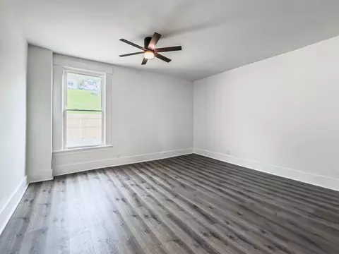 Bedroom - 1035 John St, Covington, KY 41016 photo 5 of 6