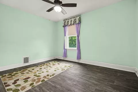 Bedroom - 332 E 18th St, Covington, KY 41014 photo 1 of 6