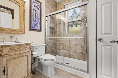 Bath - 332 E 18th St, Covington, KY 41014 photo 1 of 1