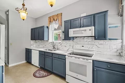Kitchen - 332 E 18th St, Covington, KY 41014 photo 1 of 2