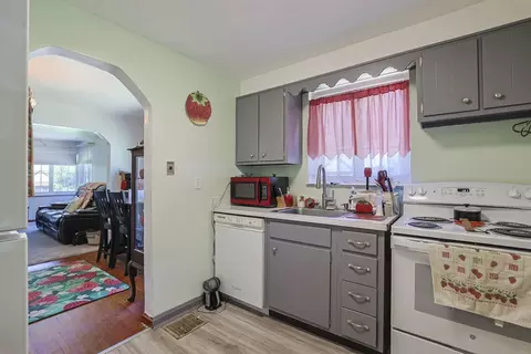 Kitchen - 1 Howard Rd, Fort Wright, KY 41011 photo 2 of 2