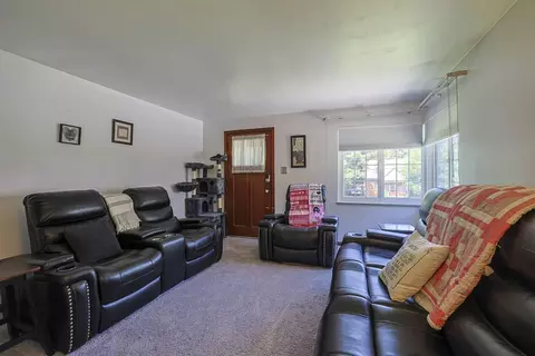 Living - 1 Howard Rd, Fort Wright, KY 41011 photo 1 of 3