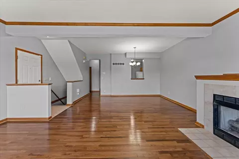 Living - 2041 Franklin St, Covington, KY 41014 photo 1 of 7