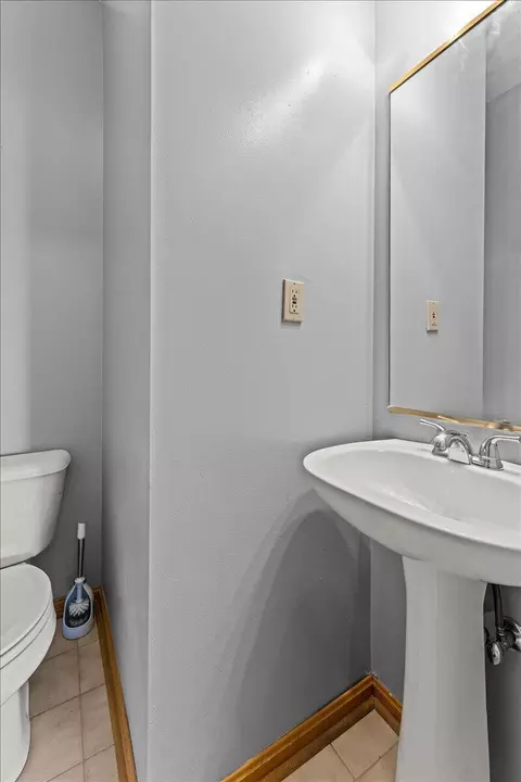 Bath - 2041 Franklin St, Covington, KY 41014 photo 4 of 6