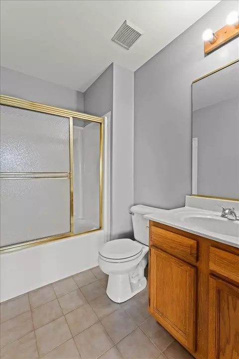 Bath - 2041 Franklin St, Covington, KY 41014 photo 5 of 6