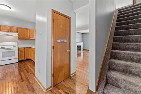 Entry Way - 2041 Franklin St, Covington, KY 41014 photo 2 of 6