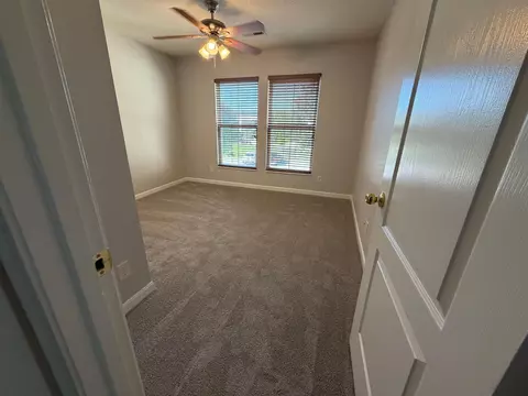 Bedroom - 2255 Rolling Hills Dr, Covington, KY 41017 photo 1 of 6
