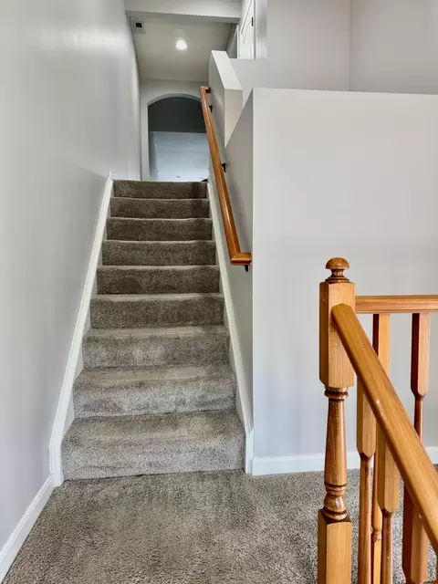 Entry Way - 2255 Rolling Hills Dr, Covington, KY 41017 photo 1 of 7