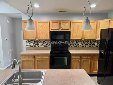 Kitchen - 2255 Rolling Hills Dr, Covington, KY 41017 photo 4 of 6