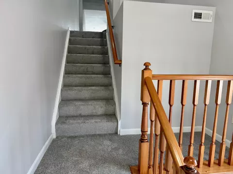 Entry Way - 2255 Rolling Hills Dr, Covington, KY 41017 photo 4 of 7