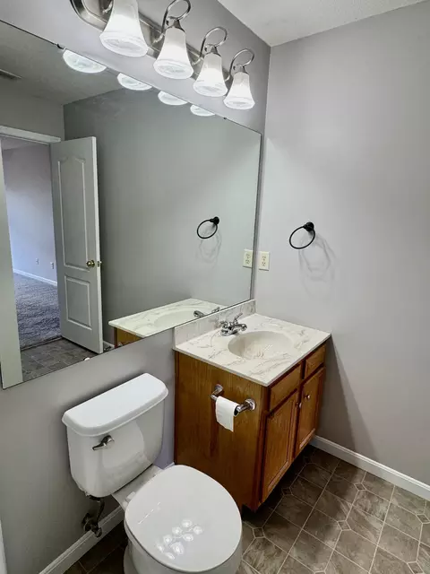 Bath - 2255 Rolling Hills Dr, Covington, KY 41017 photo 2 of 2
