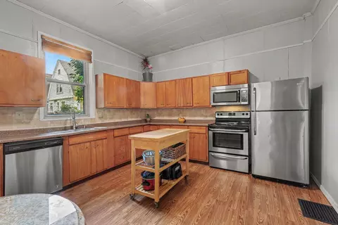 Kitchen - 2007 Garrard St, Covington, KY 41014 photo 2 of 4