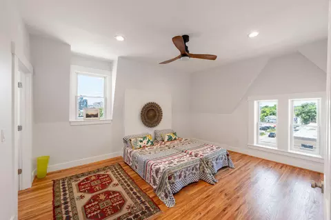 Bedroom - 801 Scott St, Covington, KY 41011 photo 5 of 5