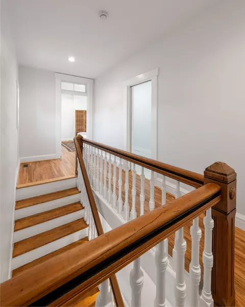 Entry Way - 801 Scott St, Covington, KY 41011 photo 11 of 12