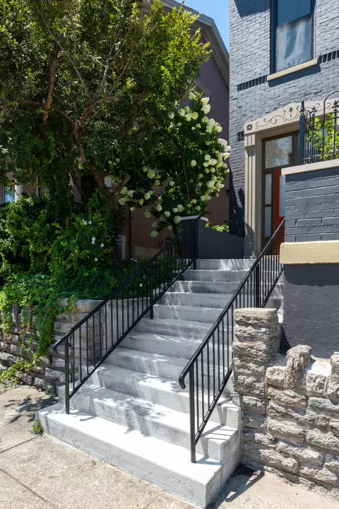 Exterior - 801 Scott St, Covington, KY 41011 photo 3 of 8