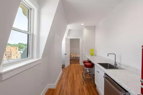 Entry Way - 801 Scott St, Covington, KY 41011 photo 12 of 12