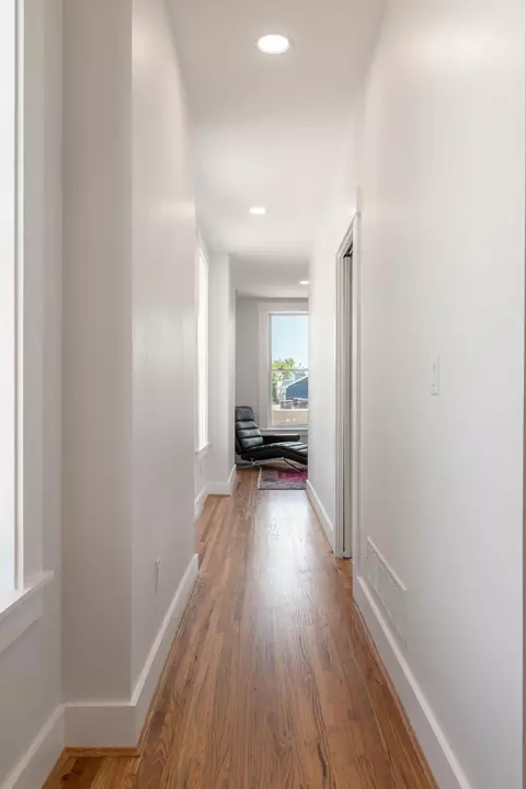 Entry Way - 801 Scott St, Covington, KY 41011 photo 10 of 12