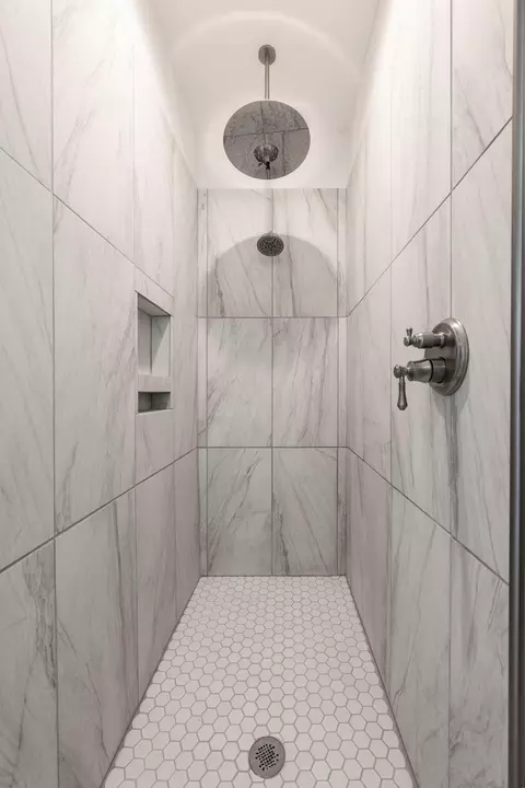 Bath - 801 Scott St, Covington, KY 41011 photo 2 of 5