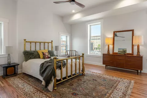 Bedroom - 801 Scott St, Covington, KY 41011 photo 2 of 5