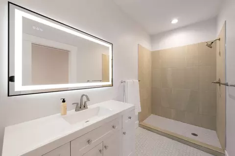Bath - 801 Scott St, Covington, KY 41011 photo 5 of 5