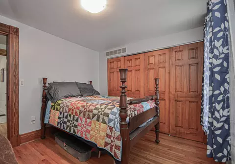 Bedroom - 166 E 43rd St, Covington, KY 41015 photo 5 of 7