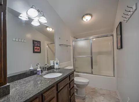 Bath - 166 E 43rd St, Covington, KY 41015 photo 4 of 5