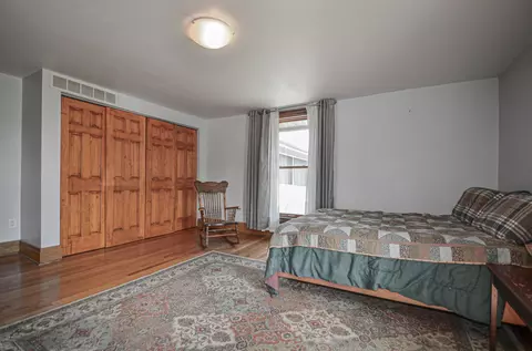 Bedroom - 166 E 43rd St, Covington, KY 41015 photo 7 of 7