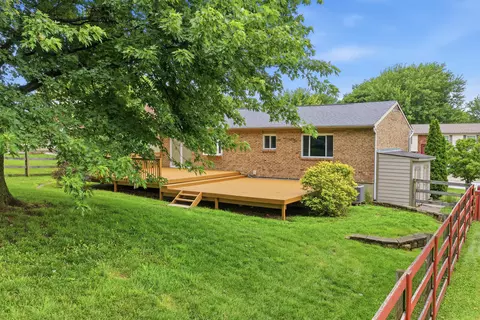Exterior - 2705 Surfside Dr, Villa Hills, KY 41017 photo 7 of 9