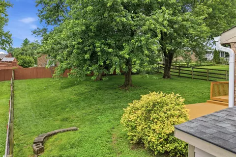 Exterior - 2705 Surfside Dr, Villa Hills, KY 41017 photo 5 of 9