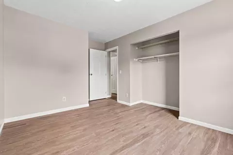 Bedroom - 2705 Surfside Dr, Villa Hills, KY 41017 photo 2 of 2