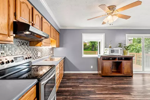 Kitchen - 2705 Surfside Dr, Villa Hills, KY 41017 photo 2 of 2